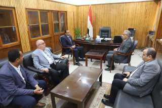 وزير العمل يتفقد المركز القومي...