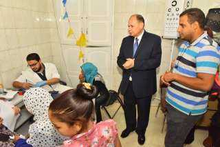 محافظ أسيوط يفاجىء العاملين بأقسام...