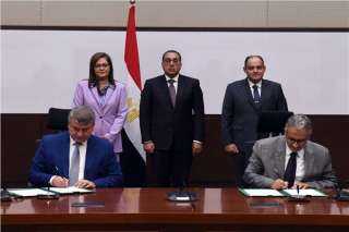 رئيس الوزراء يشهد توقيع مذكرة...