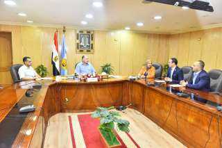 محافظ أسيوط يلتقى شباب مؤسسة...
