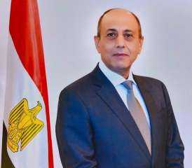 وزير الطيران المدنى يلتقي وفداً...