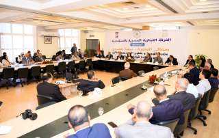 وزيرة الهجرة تلتقي رئيس وأعضاء...