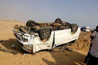 إصابة 17 شخصًا فى انقلاب...