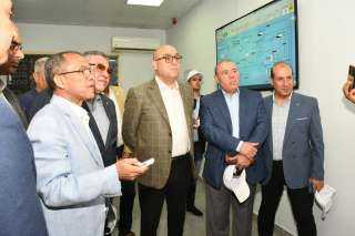 وزير الإسكان ومحافظ البحر الأحمر...
