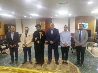 محافظ الوادي الجديد يلتقي وفد...