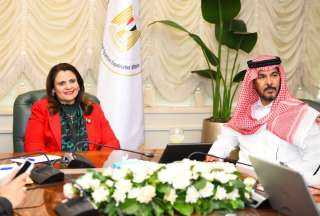 وزيرة الهجرة والملحق العمالي السعودي...
