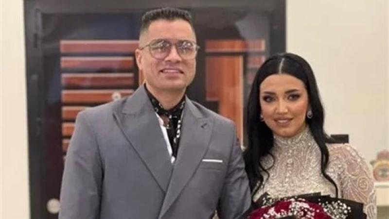 حسن شاكوش وزوجته ريم طارق