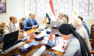 وزيرة البيئة تلتقى رئيس هيئة...