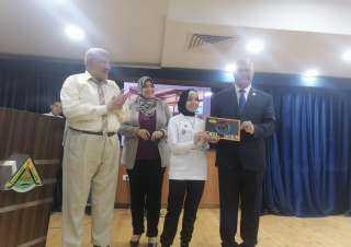 رئيس جامعة بنها يشهد فعاليات...