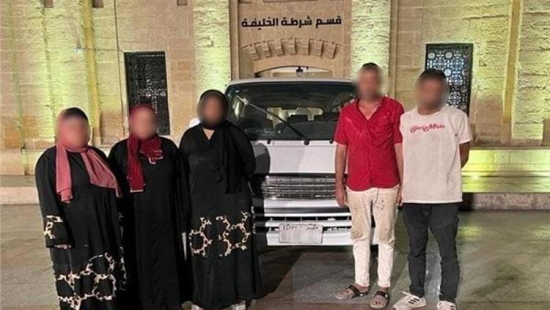 القبض على 3 سيدات سرقوا مشغولات ذهبية من داخل محل للمصوغات بأكتوبر