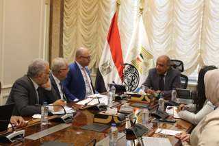 وزير قطاع الأعمال العام يبحث...