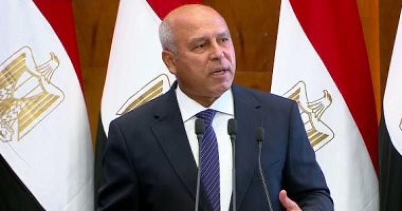 الفريق كامل الوزير وزير النقل