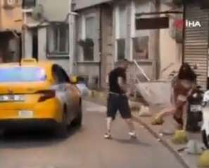 بالفيديو.. تركيا.. سائق تكسي يعتدي...