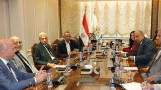 وزير قطاع الأعمال العام يبحث...