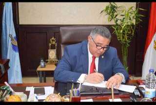 محافظ البحر الأحمر يحصل على...