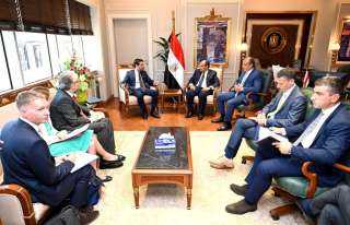 وزير التجارة والصناعة ونظيره الصربي...
