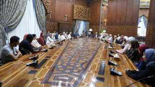 الإمام الأكبر يلتقى المتدربين الفرنسيين...