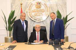 وزير التربية والتعليم يعتمد نتيجة...