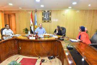 محافظ أسيوط يواصل لقاءاته بمسئولي...