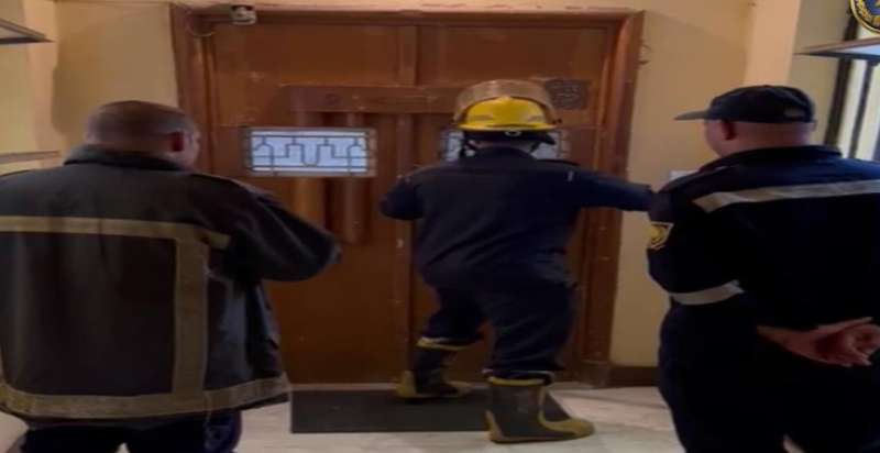 الأجهزة الأمنية بالقاهرة تستجيب لإستغاثة سيدة مسنة عقب إحتجازها بمسكنها