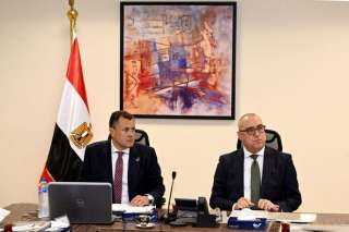 وزير الإسكان يترأس اجتماع مجلس...