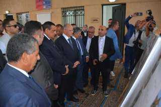وزير التنمية المحلية ومحافظ القاهرة...