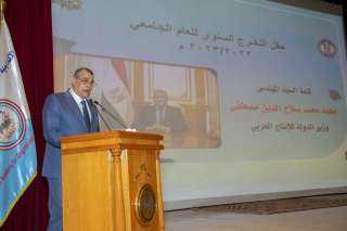 وزيرا ”الإنتاج الحربى”  و...