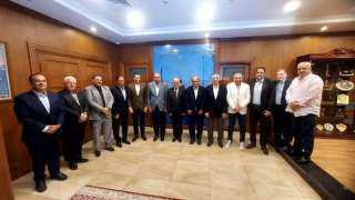 محافظ بورسعيد يستقبل مجلس إدارة...
