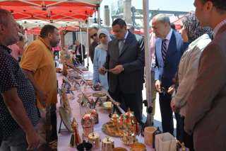 وزير التنمية المحلية ومحافظ القليوبية...