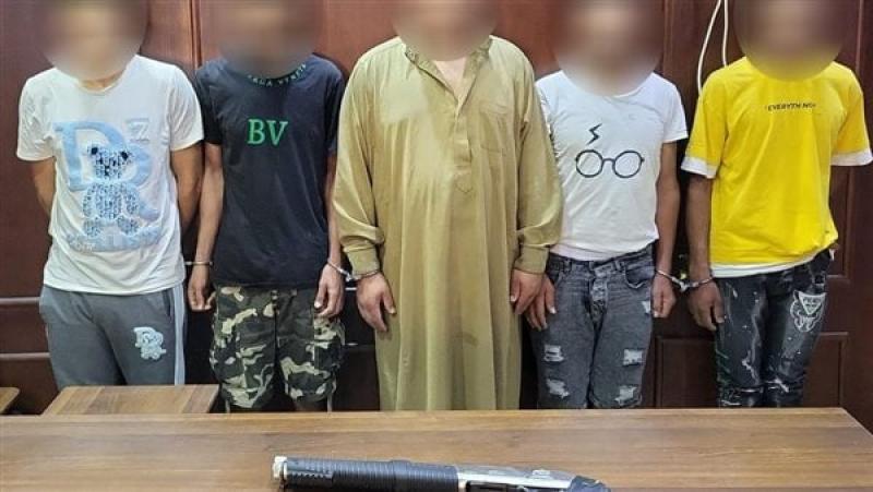 المتهمين