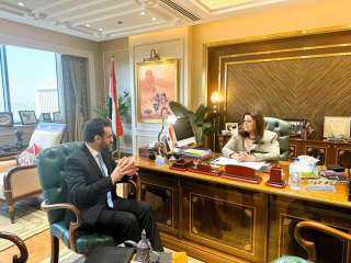 وزيرة الهجرة تستقبل باحث دكتوراه...
