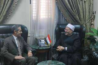 مفتي الجمهورية يستقبل محافظ الغربية...