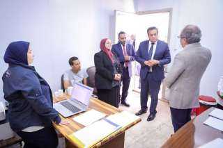 وزير الصحة يتفقد مستشفى مصر...