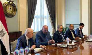وزير الخارجية يؤكد على ضرورة...