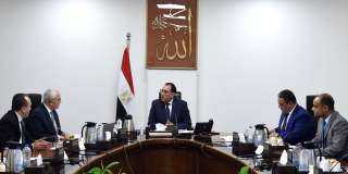 رئيس الوزراء يتابع مع وزير...