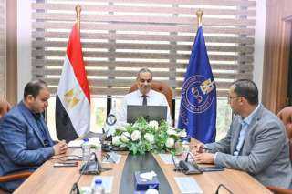 هيئة الدواء المصرية تعقد اجتماعا...