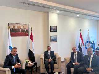 وزير البترول يستقبل الرئيس التنفيذى...