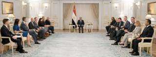 الرئيس السيسى يستقبل وفداً موسعاً...