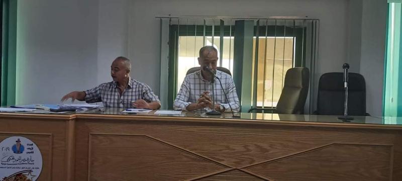 رئيس مدينة الغردقة  يعقد اللقاء الاسبوعى مع المواطنين لتلبية مطالبهم