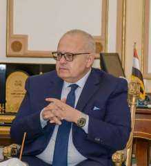 الخشت يتلقى تقريرا حول الجامعات...