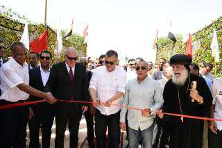 وزير السياحة والآثار يفتتح ويتفقد...