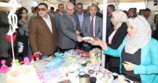محافظ بنى سويف يفتتح معرض...
