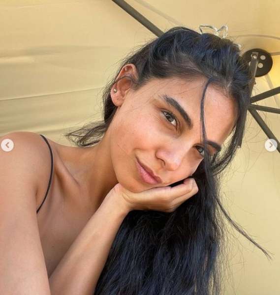 سلمي أبو ضيف تخطف الأنظار بجمالها