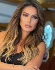 شاهد.. نجلاء بدر تخطف الأنظار...