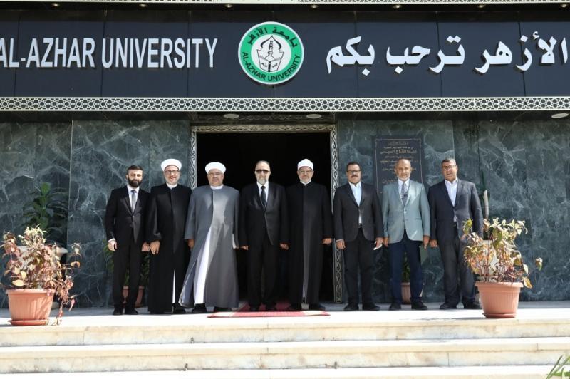 وزير الأوقاف السوري خلال زيارته اليوم لجامعة الأزهر والوفد المرافق له