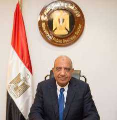 وزير قطاع الأعمال يلتقى محافظ...