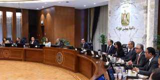 رئيس الوزراء يترأس اجتماع اللجنة...