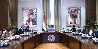رئيس الوزراء يتابع موقف المشروعات...