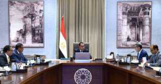 رئيس الوزراء يتابع الموقف التنفيذى...