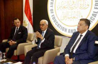 وزير التربية والتعليم يستقبل أوائل...